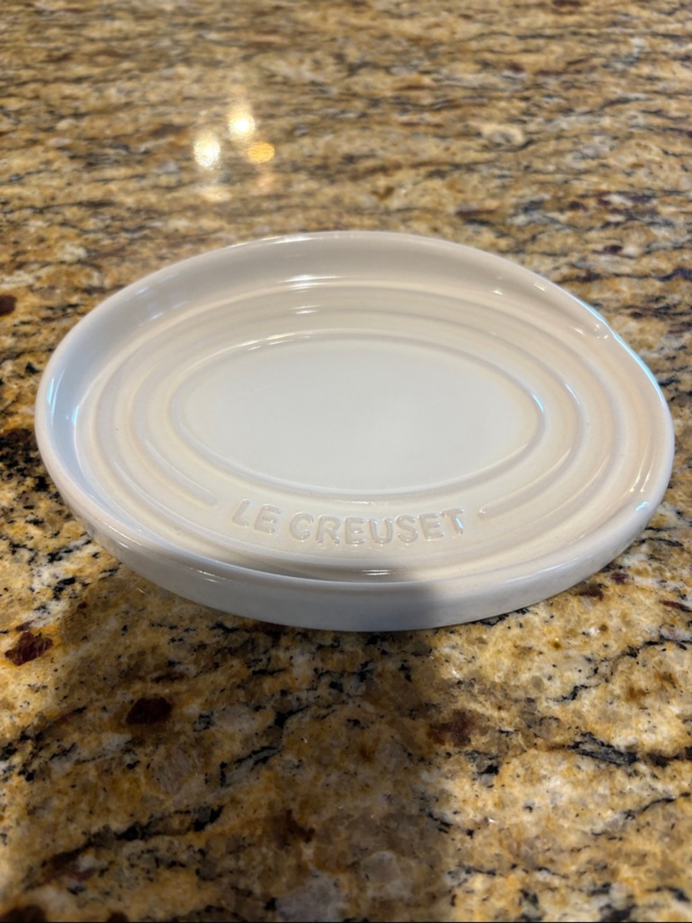 Le Creuset Cream Stoneware Oval Spoon Rest, Meringue - Picture 5 of 9